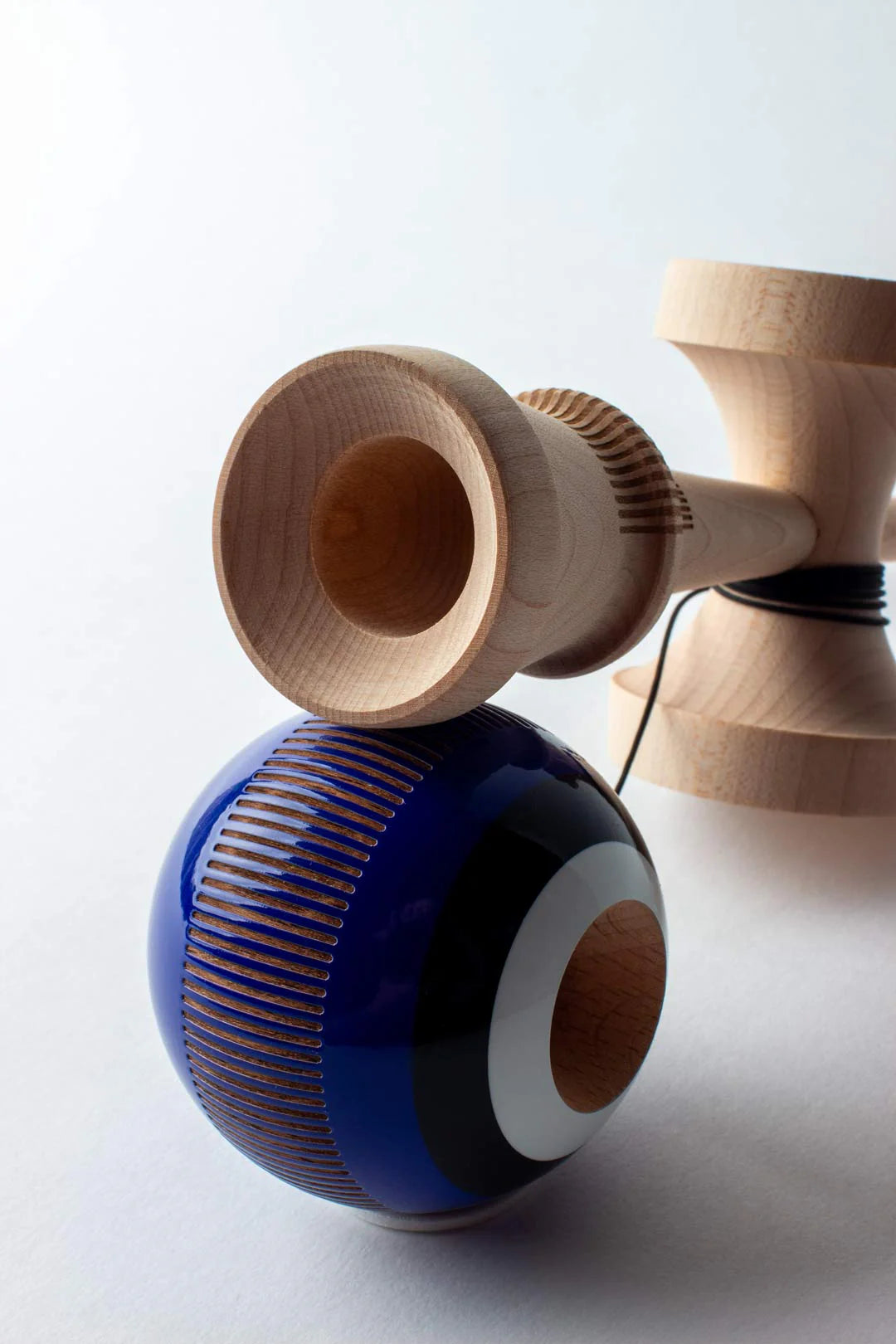 Sweets Kendama Broken Bones Series - Ultra Navy